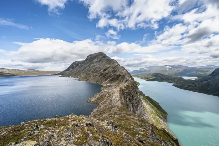Framed Print : Besseggen ridge between lakes Bessvatnet and Gjende