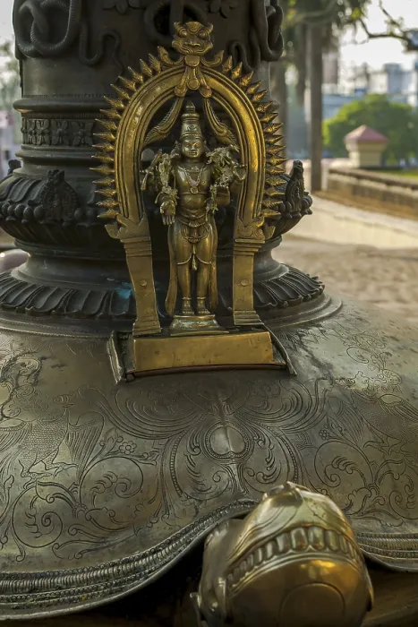 Framed Print : Bhairav and tortoise statue, Vadakkumnathan Shiva Temple