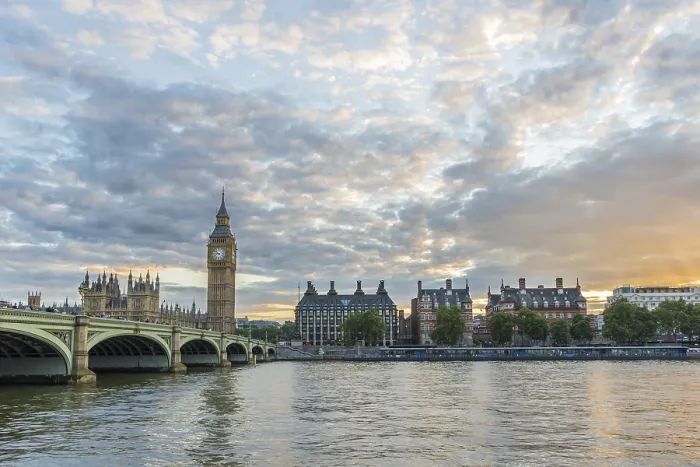 Framed Print : Big Ben, Portcullis House and Westminster bridge