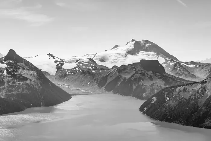 Framed Print : Black and white, Garibaldi Lake in front of mountain range with snow and glacier Framed Print : Black and white, Garibaldi Lake in front of mountain range with snow and glacier