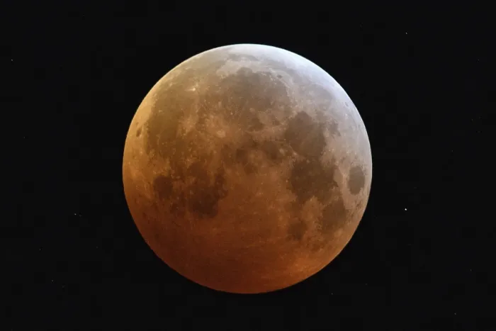 Framed Print : Blood moon (lunar eclipse), orange moon on 21 January 2019