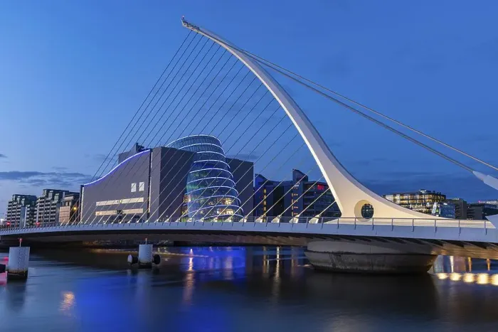 Framed Print : Blue hour at the Samuel Becket Bridge