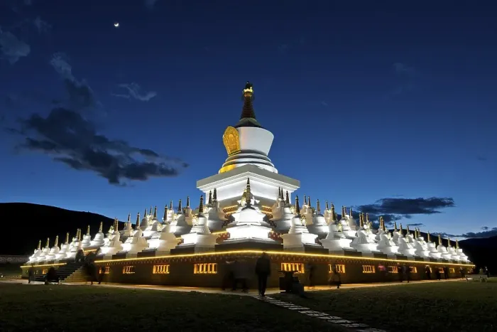 Framed Print : Blue Hour over Tibetan Choerten