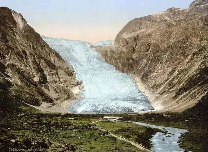 Framed Print : The Boiumsbrae Glacier in the Sognefjord