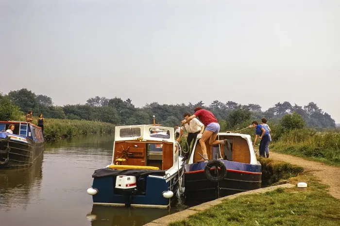 Framed Print : Boote auf dem Grand Union Canal, Foxton Locks, Leicestershire, England, UK August 1973