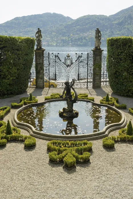 Framed Print : Botanical garden, spring, Villa Carlotta