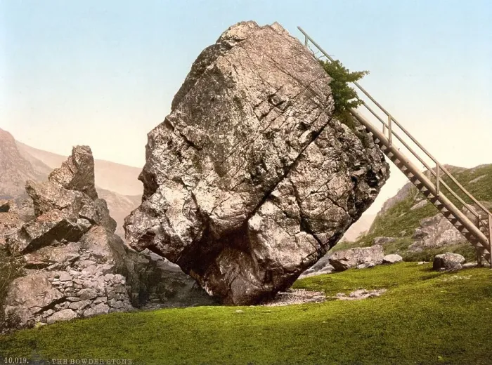 Framed Print : Bowder Stone, a large, auctionable boulder at Grange in Keswick in Borrowdale