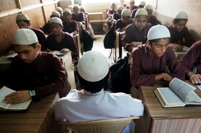 Framed Print : Boys reciting quran in islamic school Bombay Mumbai Framed Print : Boys reciting quran in islamic school Bombay Mumbai