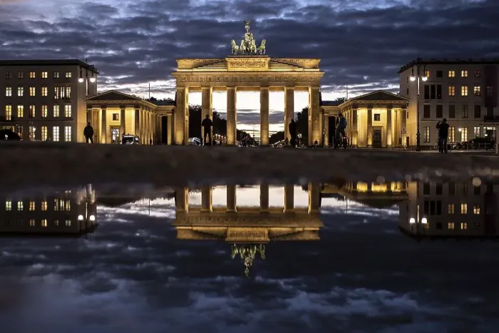 Framed Print : Brandenburg Gate in Berlin, 02 Framed Print : Brandenburg Gate in Berlin, 02