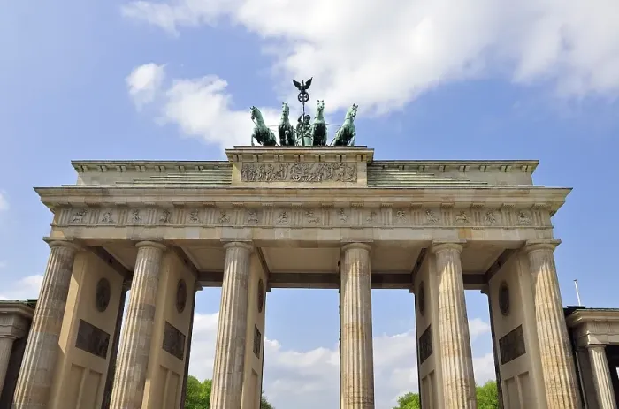Framed Print : The Brandenburg Gate and Quadriga Framed Print : The Brandenburg Gate and Quadriga