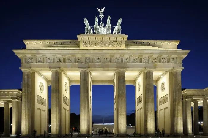 Framed Print : Brandenburger Tor or Brandenburg Gate Framed Print : Brandenburger Tor or Brandenburg Gate