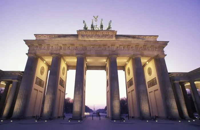 Framed Print : Brandenburger Tor, Brandenburg Gate at night