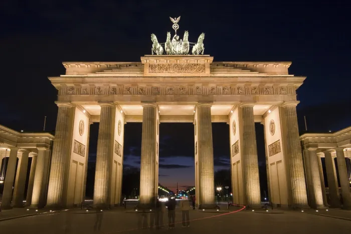 Framed Print : Brandenburger Tor (Brandenburg Gate) at night Framed Print : Brandenburger Tor (Brandenburg Gate) at night