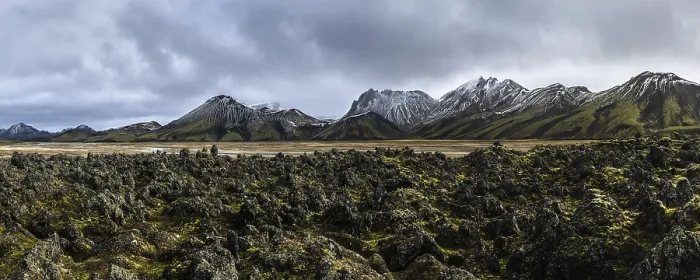 Framed Print : A breathtaking panoramic view of Iceland's rugged Highlands