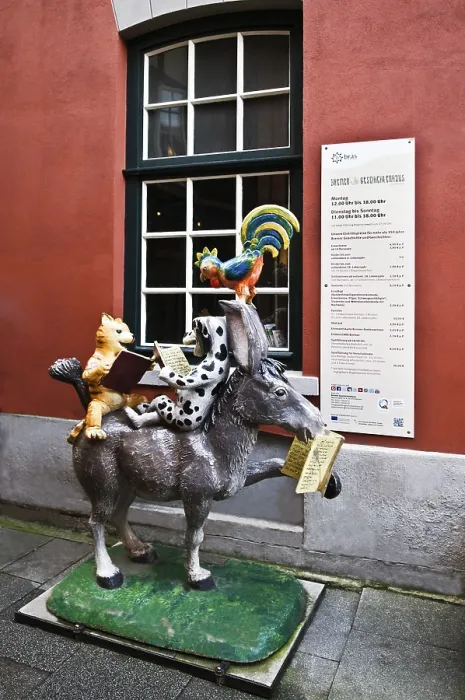 Framed Print : Bremen Town Musicians in the Schnoorviertel