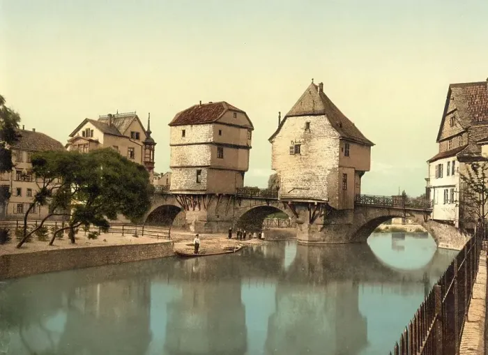 Framed Print : The bridge houses at the old Nahe bridge in Bad Kreuznach Framed Print : The bridge houses at the old Nahe bridge in Bad Kreuznach