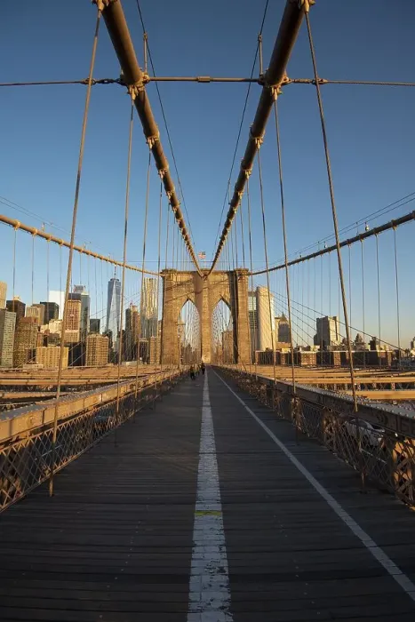 Framed Print : Brooklyn Bridge bei Sonnenaufgang Framed Print : Brooklyn Bridge bei Sonnenaufgang