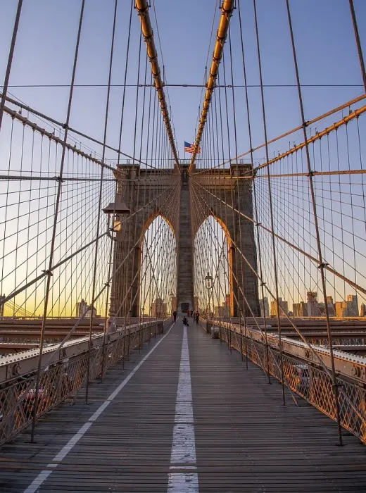 Framed Print : Brooklyn Bridge bei Sonnenaufgang Framed Print : Brooklyn Bridge bei Sonnenaufgang