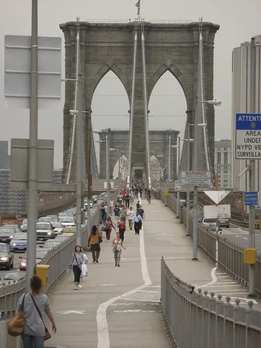 Framed Print : Brooklyn Bridge and walking pedestrians
