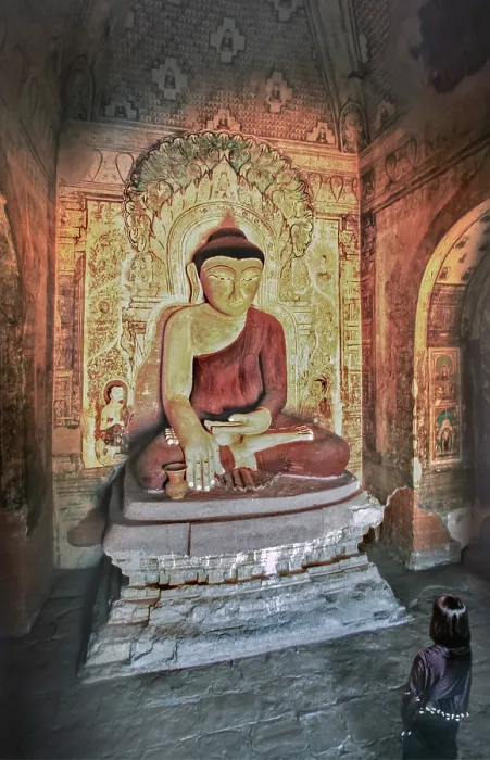 Framed Print : Buddha figure in Dhammayangyi Temple