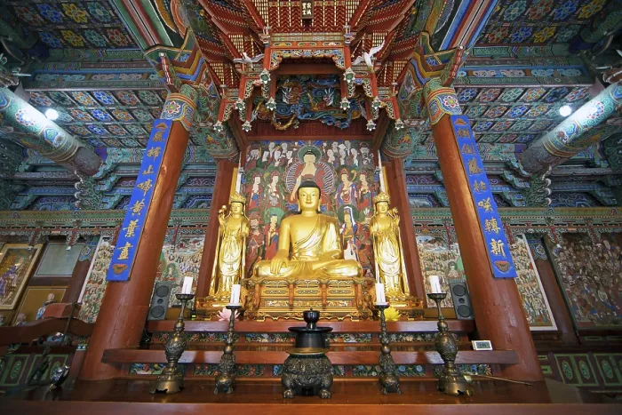Framed Print : Buddha figure in the prayer hall