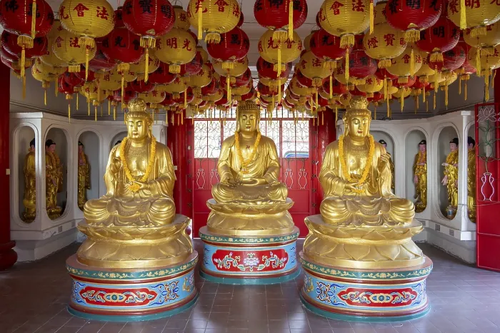 Framed Print : Buddha figures, gilded, Kek Lok Si Temple