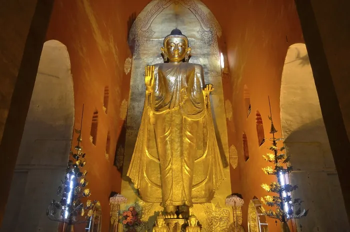 Framed Print : Buddha statue at the Ananda Temple