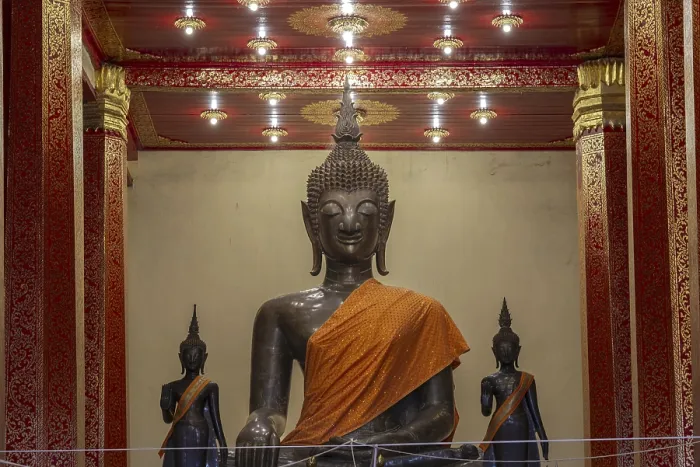 Framed Print : Buddha statue, Bhumispara-mudra