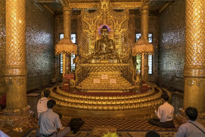 Framed Print : Buddha statue in the Botataung Pagoda Framed Print : Buddha statue in the Botataung Pagoda