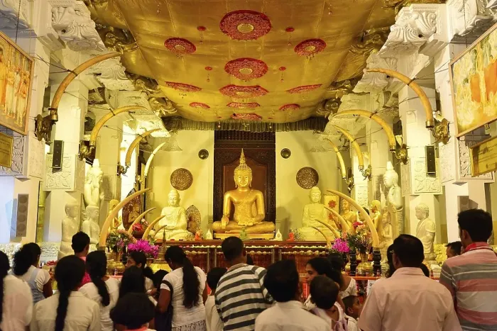 Framed Print : Buddha statue at the Buddhist shrine of Sri Dalada Maligawa