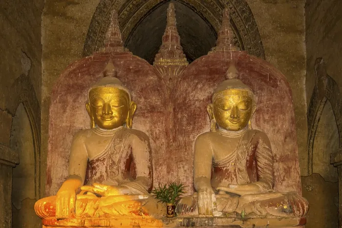 Framed Print : Buddha statue in the Dhamma-yan-gyi temple Framed Print : Buddha statue in the Dhamma-yan-gyi temple