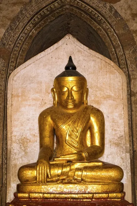 Framed Print : Buddha statue in the Dhamma-yan-gyi temple