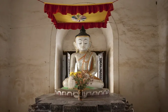 Framed Print : Buddha statue at Maha Aung Mye Bonzan monastery Framed Print : Buddha statue at Maha Aung Mye Bonzan monastery