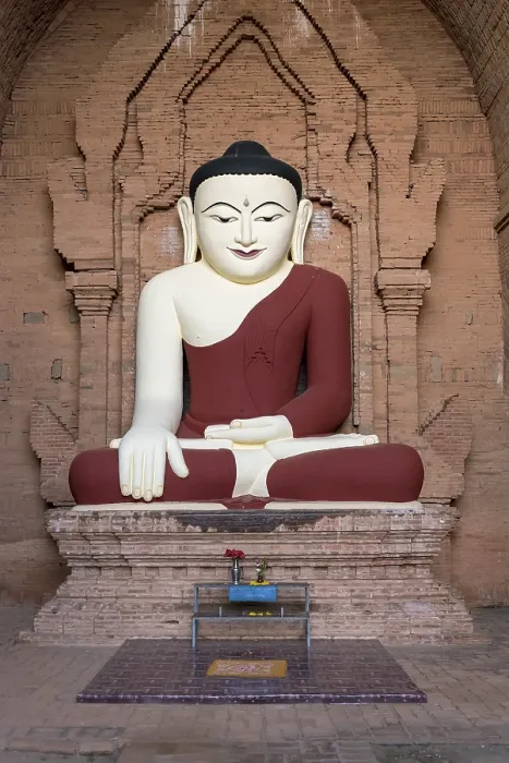 Framed Print : Buddha statue at Pyathetgyi Temple