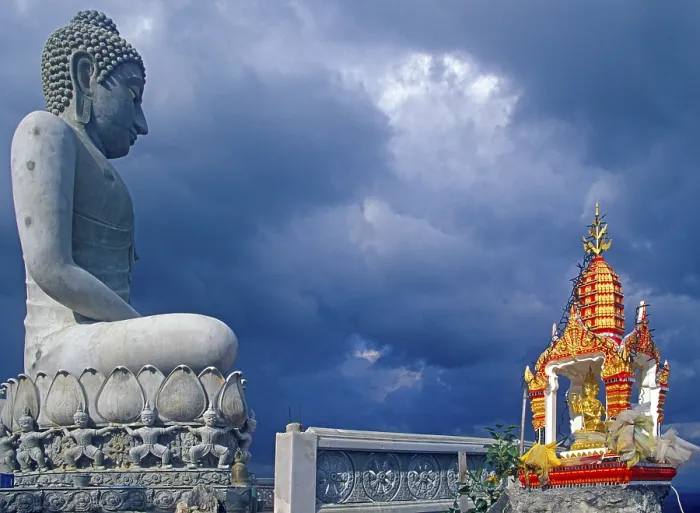 Framed Print : Buddha statue and shrine in Wat Tam Sua monastery