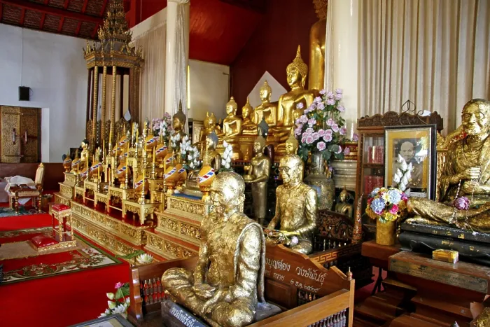 Framed Print : Buddha statues, Wat Phra Sing temple complex