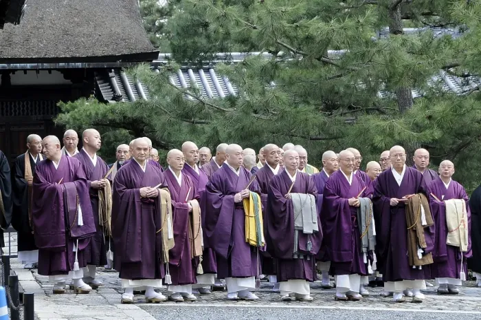Framed Print : Buddhist funeral in the Daitsakuji-Temple with monks
