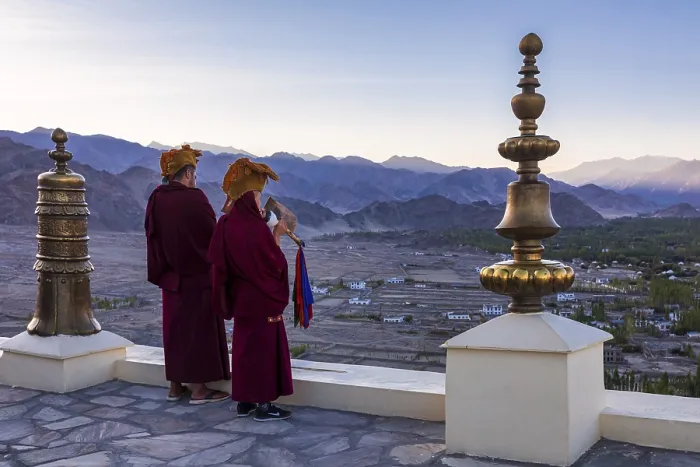 Framed Print : Buddhist monks blowing conch shells at Thikse Monastery (Thiksay Gompa) Framed Print : Buddhist monks blowing conch shells at Thikse Monastery (Thiksay Gompa)