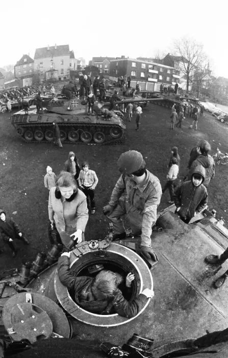 Framed Print : The Bundeswehr weapons show, here in Dortmund-Luettgendortmund in 1966 Framed Print : The Bundeswehr weapons show, here in Dortmund-Luettgendortmund in 1966