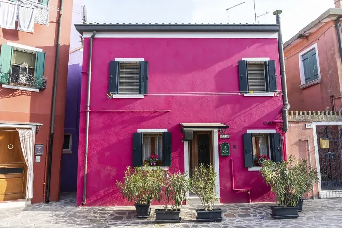 Framed Print : Bunte Hauser in Burano, Insel Burano Framed Print : Bunte Hauser in Burano, Insel Burano