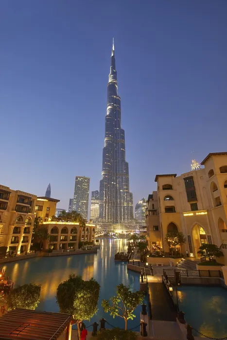 Framed Print : Burj Khalifa at dusk, Dubai, United Arab Emirates