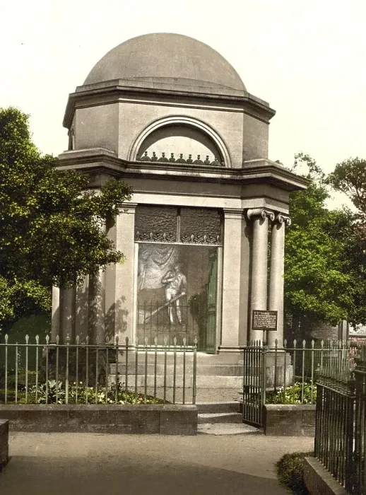 Framed Print : Burns Mausoleum, Dumfries, Scotland