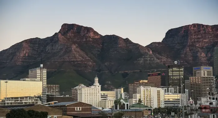 Framed Print : Business District, Devil's Peak and Table Mountain at the back Framed Print : Business District, Devil's Peak and Table Mountain at the back