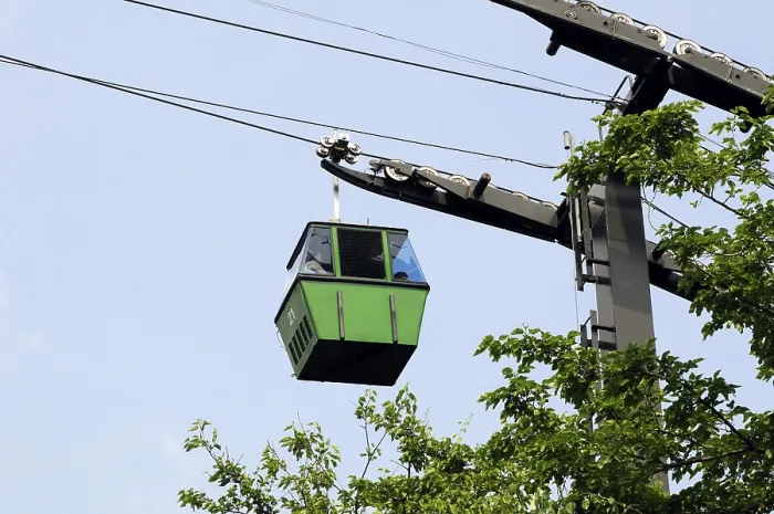 Framed Print : Cable car in Bronx zoo, New York
