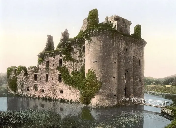 Framed Print : Caerlaverock Castle, Dumfries, Scotland Framed Print : Caerlaverock Castle, Dumfries, Scotland