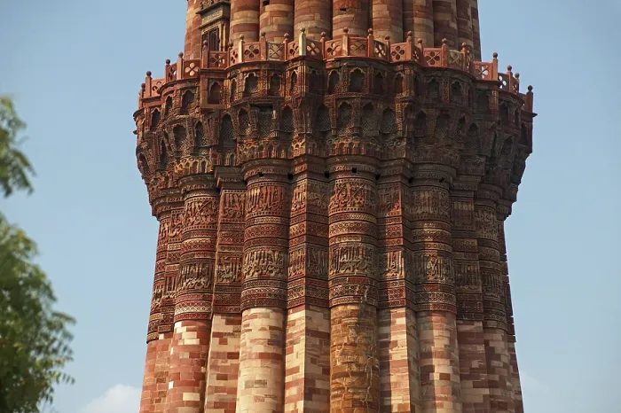 Framed Print : Caligraphy on Kutub Minar, Delhi, India