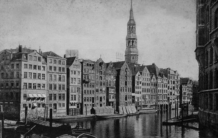 Framed Print : Canal at the old stock exchange