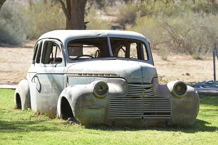 Framed Print : Car wreck of a vintage car at the Canyon Roadhouse