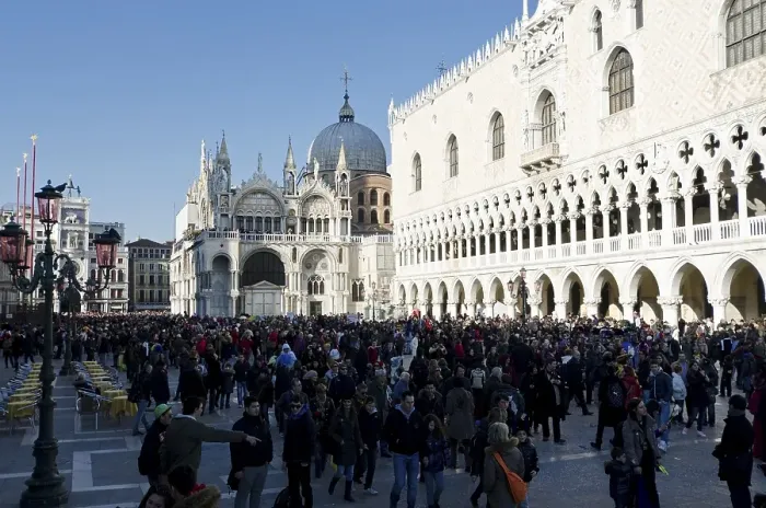 Framed Print : Carnevale, carnival in Venice, Veneto Framed Print : Carnevale, carnival in Venice, Veneto