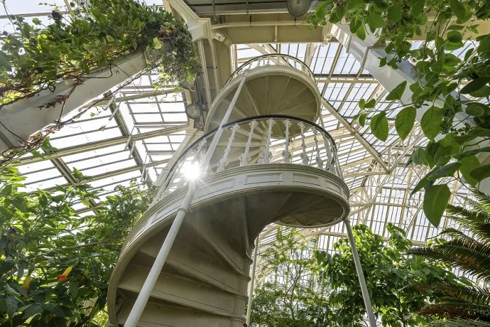Framed Print : Cast-iron spiral staircase, Temperate House